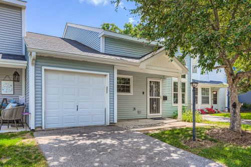 3525 Southport Dr, Island Lake, IL, 60042-9143 | Card Image