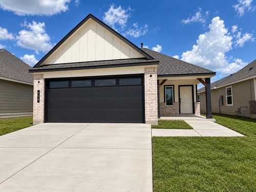 904 Lady Bird Ln, College Station, TX, 77845-1427 | Card Image