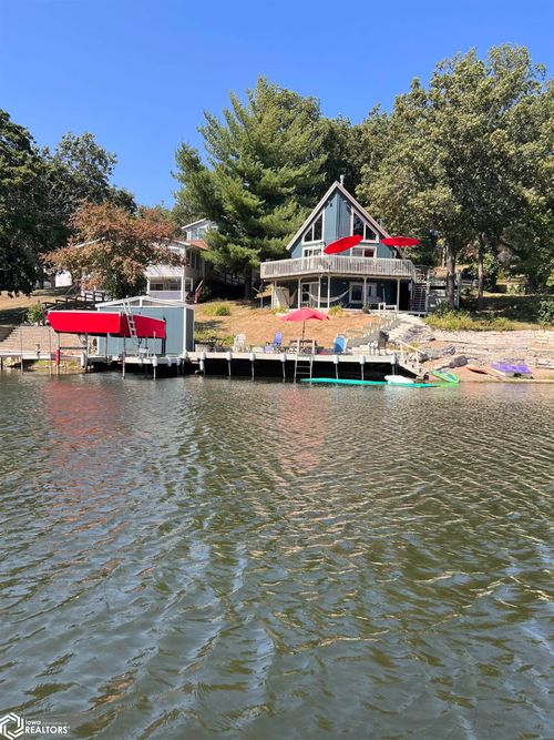 4220-4219 W Lakeshore Dr, Brooklyn, IA, 52211-9405 | Card Image