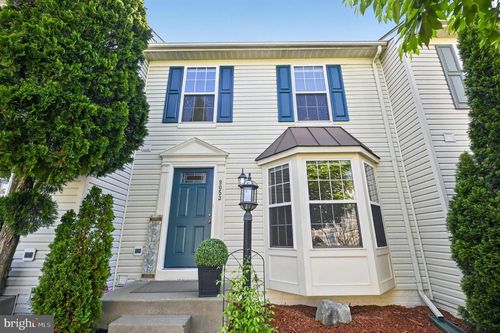 9053 Falcon Glen Ct, BRISTOW, VA, 20136-5737 | Card Image