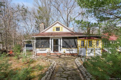184 Yankee Lake Rd, Wurtsboro, NY, 12790-8518 | Card Image
