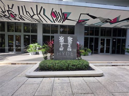 1912-121 Ne 34th St, Miami, FL, 33137-3876 | Card Image