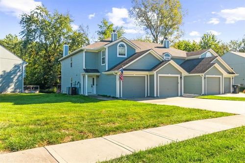 6067 Ne Moonstone Dr, Lee's Summit, MO, 64064-1249 | Card Image