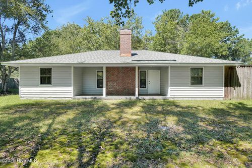 207 Whispering Pines Ct, Hampstead, NC, 28443-3430 | Card Image