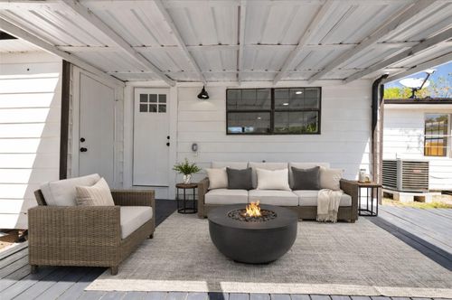 33 17th Ave N, Texas City, TX, 77590-6242 | Card Image