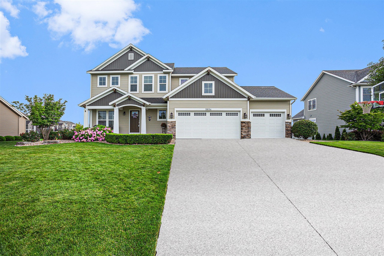 Cory Dr, Hudsonville, MI 49426