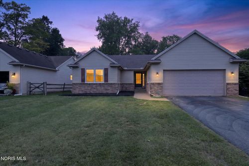 514 Highland Creek Ct, Holland, OH, 43528-9812 | Card Image