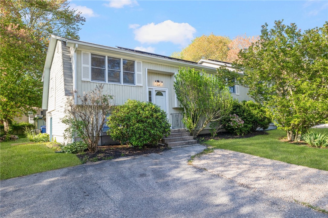 Old Pine Rd, Narragansett, RI 02882