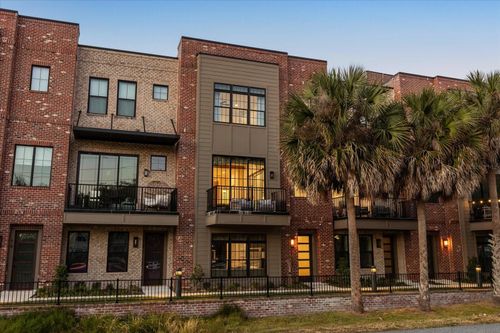 68 N Park Ave, WINTER GARDEN, FL, 34787 | Card Image