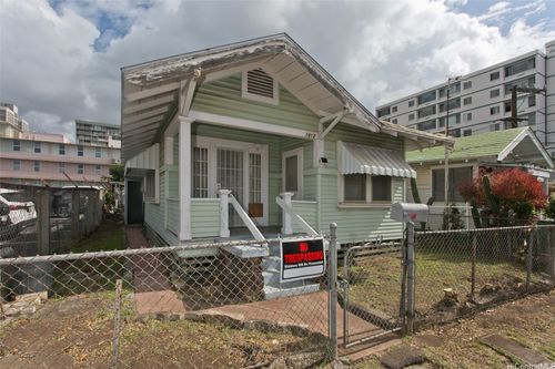 1812 Young St, Honolulu, HI, 96826-2109 | Card Image