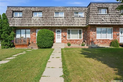 B - 2003 Foley Dr, Townhouse with 3 bedrooms, 2 bathrooms and 2 parking in North Battleford SK | Card Image