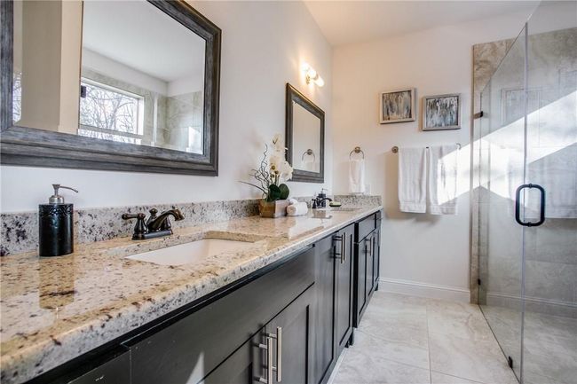 Bathroom Sample | Image 18