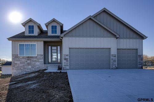 18307 Birch Ave, Omaha, NE, 68136-1718 | Card Image