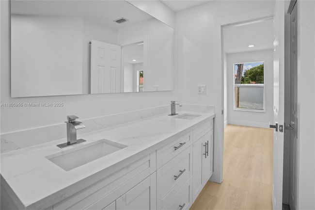 9354 - 9354 Arborwood Cir, House other with 2 bedrooms, 2 bathrooms and null parking in Davie FL | Image 11