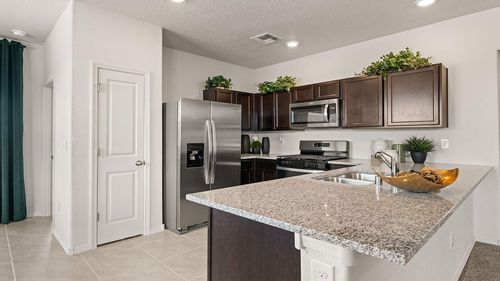 8 E El Nido Court, Los Lunas, NM, 87031 | Card Image