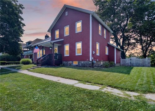 32 Higby Rd, Utica, NY, 13501-6527 | Card Image
