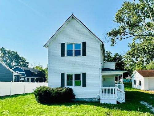 8117 W Cornbread Rd, Yorktown, IN, 47396-1432 | Card Image