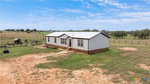 576 County Road 388, Gonzales, TX, 78629-6996 | Card Image