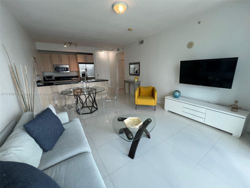 3121-n-1111 Sw 1st Ave, Miami, FL, 33130-5401 | Card Image