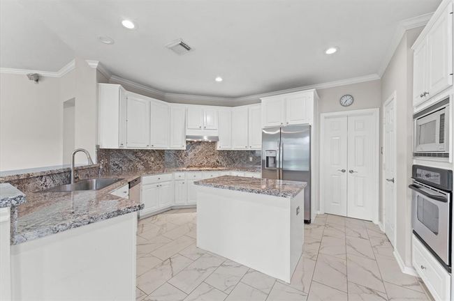 Granite counters. | Image 13