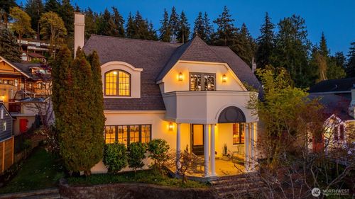 233 S Forest St, Bellingham, WA, 98225-5811 | Card Image