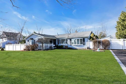 358 Rider Ave, Patchogue, NY, 11772-3946 | Card Image