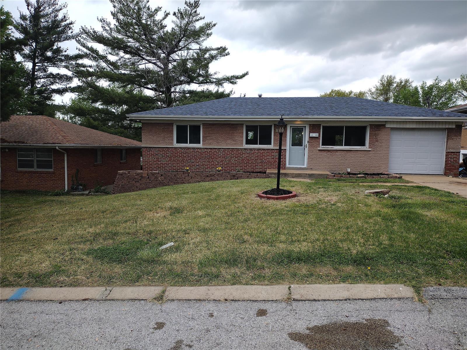 Boyce Pl, Saint Louis, MO 63136