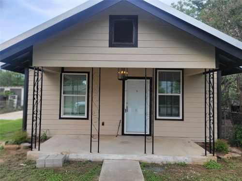 201 S 2nd St, Bangs, TX, 76823-3176 | Card Image