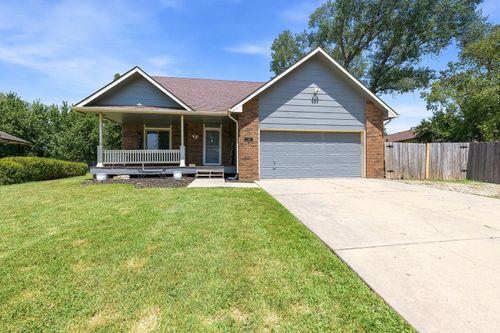 714 Lisa Ln, Mulvane, KS, 67110-1221 | Card Image