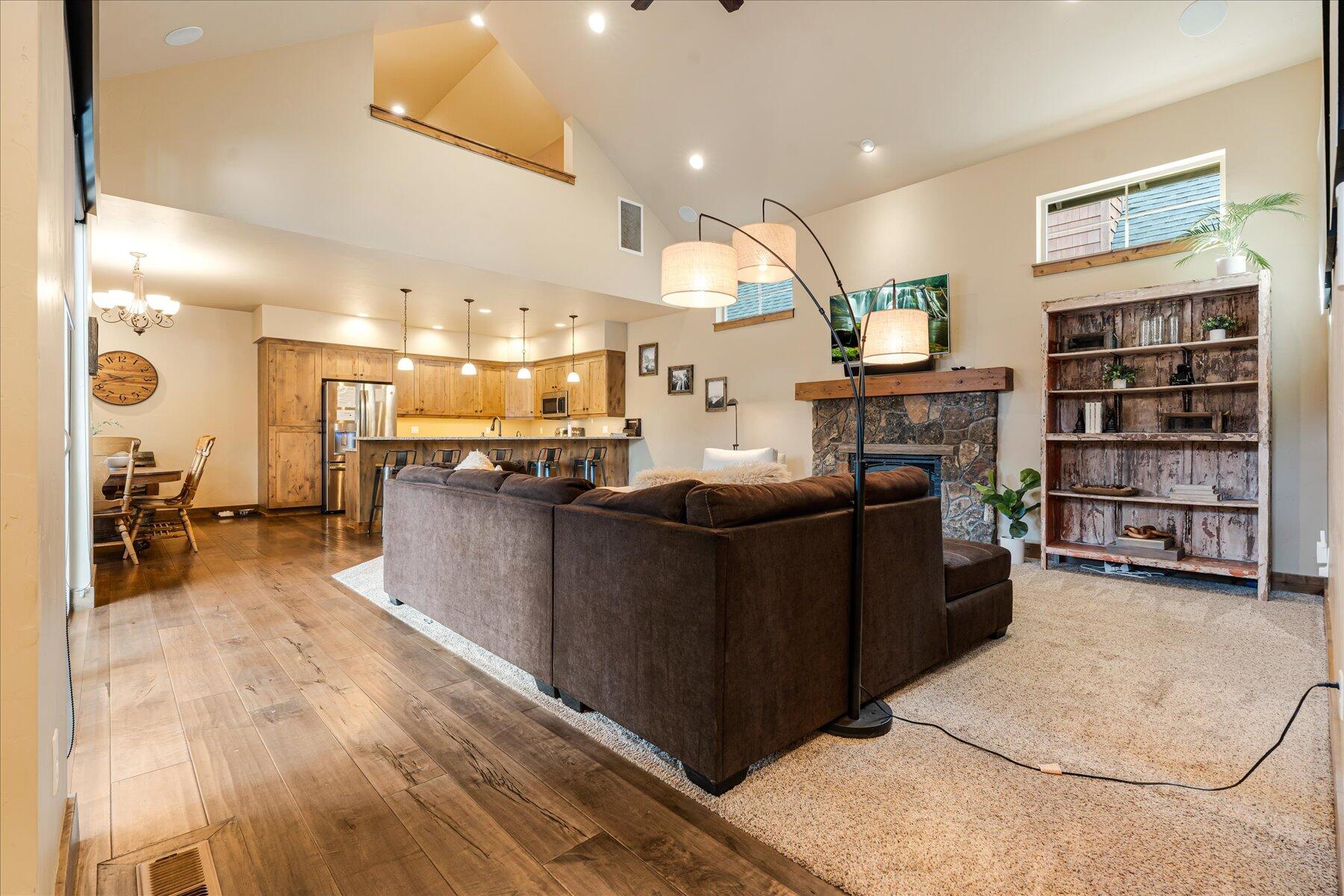Residential in Sisters 4