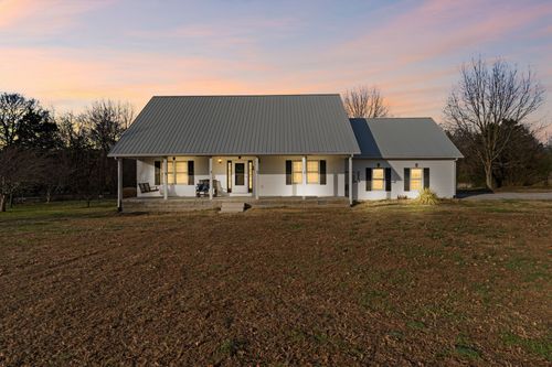 954 Newt Vanattia Rd, Hillsboro, TN, 37342-3642 | Card Image