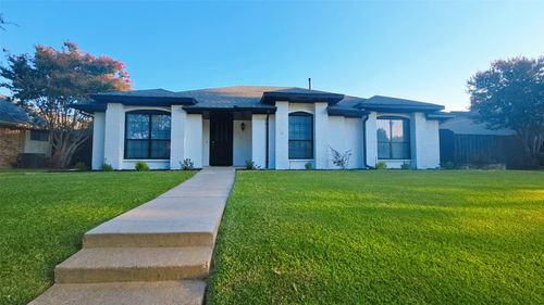1933 Oakbluff Dr, Carrollton, TX, 75007-1511 | Card Image
