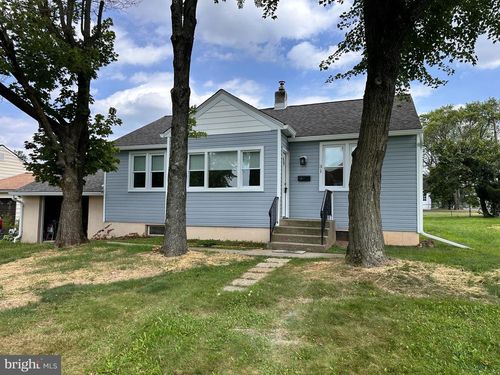 31 Poplar Ave, WARRINGTON, PA, 18976-2518 | Card Image
