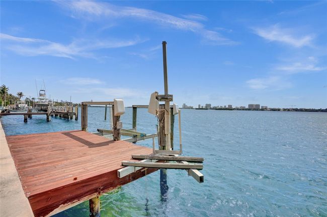 12455 Keystone Island Dr, House other with 7 bedrooms, 7 bathrooms and null parking in North Miami FL | Image 13