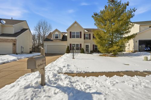 6686 Crestwell Ln, Indianapolis, IN, 46268-4883 | Card Image