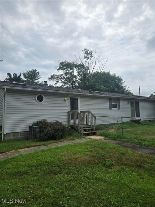 168 2nd St Nw, Barberton, OH, 44203-2542 | Card Image