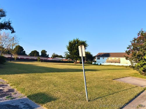 1140 E 64th St, Tulsa, OK, 74136-2239 | Card Image