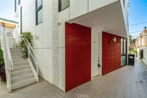 1253 N Sweetzer Ave, West Hollywood, CA, 90069-3094 | Card Image