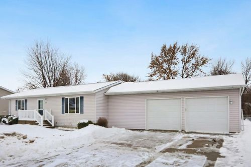 815 13th Ave Sw, ABERDEEN, SD, 57401-6874 | Card Image