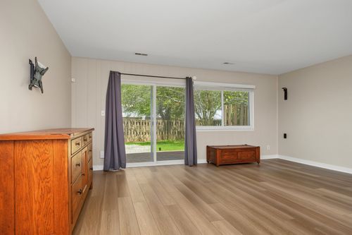 d9-220 Elizabeth St, Chapel Hill, NC, 27514-3215 | Card Image