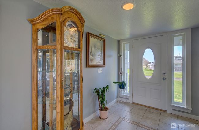 The tile entry to the main house. | Image 13