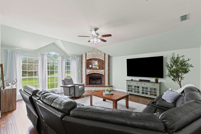 3008 Running Brook Dr, House other with 4 bedrooms, 2 bathrooms and null parking in Joshua TX | Image 22