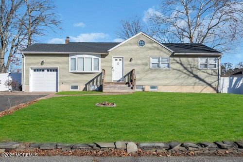 49 Stratford Dr, Brick, NJ, 08724-3936 | Card Image