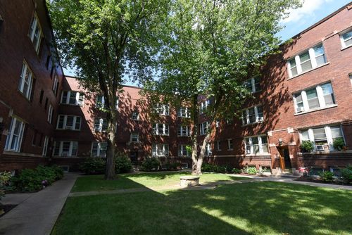 1w-4708 N Racine Ave, Chicago, IL, 60640-4932 | Card Image