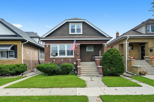 3829 Wisconsin Ave, Berwyn, IL, 60402-3955 | Card Image