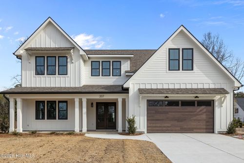 207 Club Point Dr, Cape Carteret, NC, 28584-9701 | Card Image