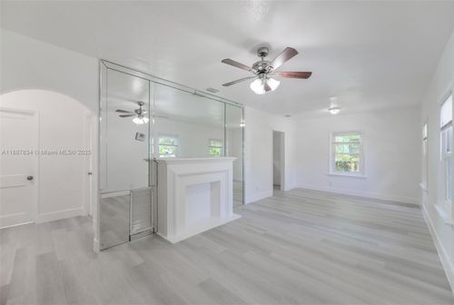 1250 Nw 43rd St, Miami, FL, 33142-7973 | Card Image