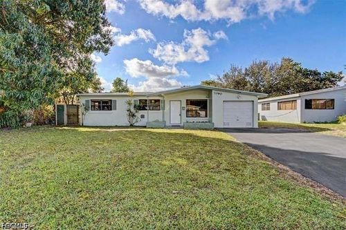 7090 Scott St, Hollywood, FL, 33024-3850 | Card Image