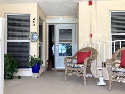 202 - 500 Grove Isle Cir, Condo with 2 bedrooms, 2 bathrooms and null parking in Vero Beach FL | Image 3