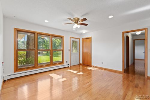 4382 3rd St, Adrian, MI, 49221-1033 | Card Image